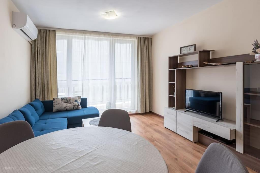 Bright Place Next To Grand Mall Varna Esterno foto