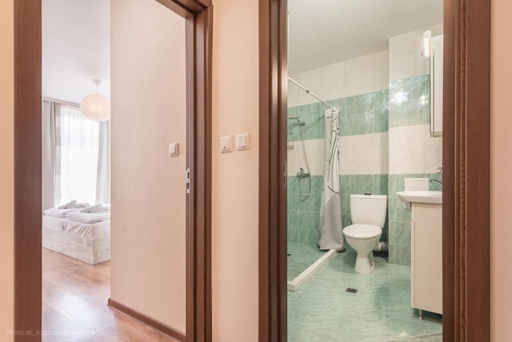 Bright Place Next To Grand Mall Varna Esterno foto